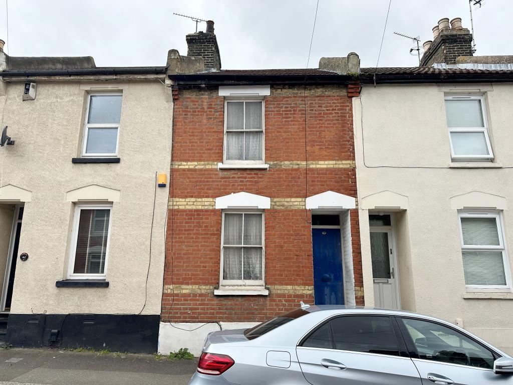 Lot: 32 - RESIDENTIAL ASSURED INVESTMENT - Mid terrace house